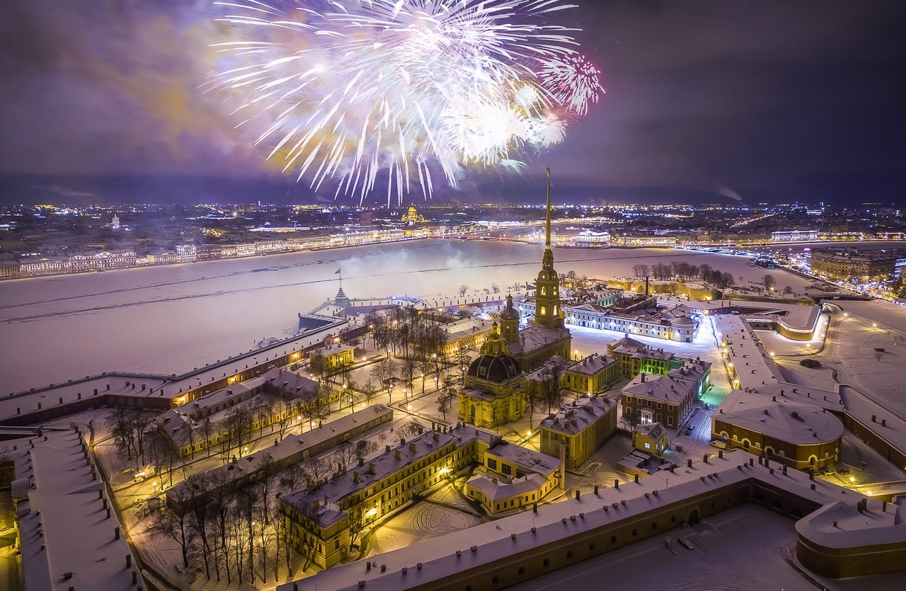 встречайте новый 2019 год в Санкт-Петербурге
